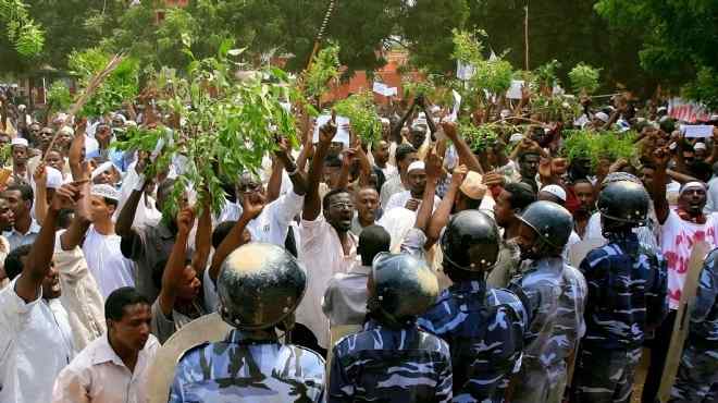 المعارضة السودانية تنتفض لإسقاط النظام