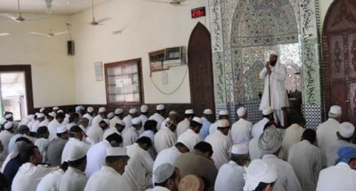 ضرب إمام مسجد سوداني على المنبر لدفاعه عن الحكومة