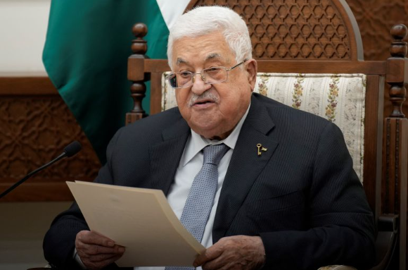 عباس يرفض مخططات الاحتلال بشأن غزة