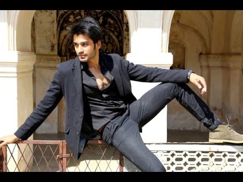 بالصور ..  أجمل رجل في العالم  .. 'هندي'