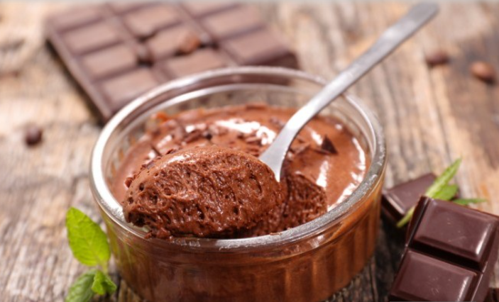 طريقة عمل كيكة الشوكولاتة الباردة بدون فرن أو بيض