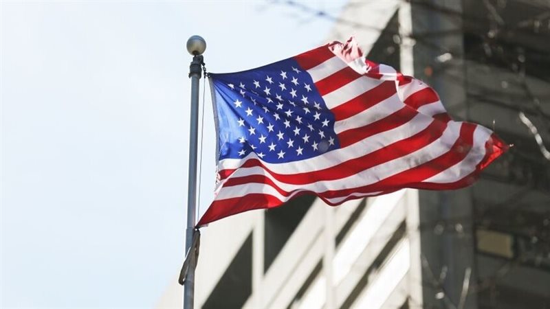 إعلام أمريكي: مسلح يرتدي قميصا يحمل علم إيران يقتل شخصين ويصيب 14 في إطلاق نار بتكساس الأمريكية