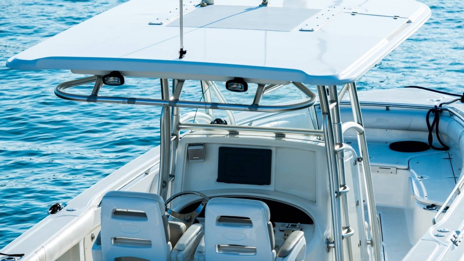 البحرين: زورق بحريني تعرض لسطو مسلح واقتياد بحارته إلى المياه الإيرانية