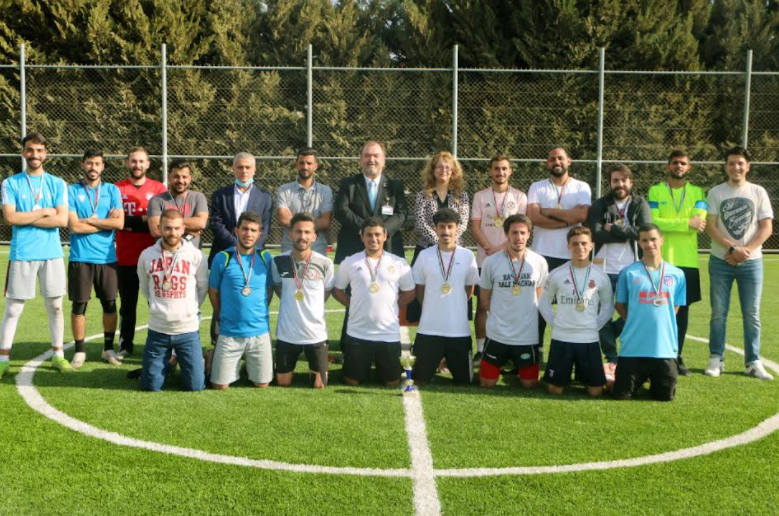اختتام بطولة كرة القدم الخماسية لكليات جامعة الشرق الأوسط