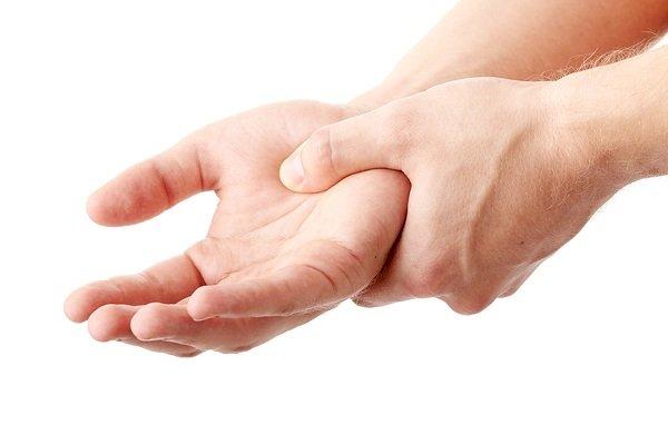 متى يشير ألم اليدين إلى الإصابة بالسرطان؟