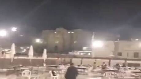 الاحتلال يعترض صاروخاً أطلق من اليمن وإصابة العشرات أثناء الهروب للملاجئ