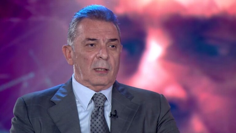 مصر ..  الموت يفجع الفنان محمود حميدة (صورة) 