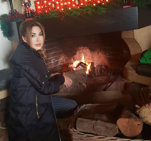 بالصور ..  النجمات يحتفلن بعيد كريسماس