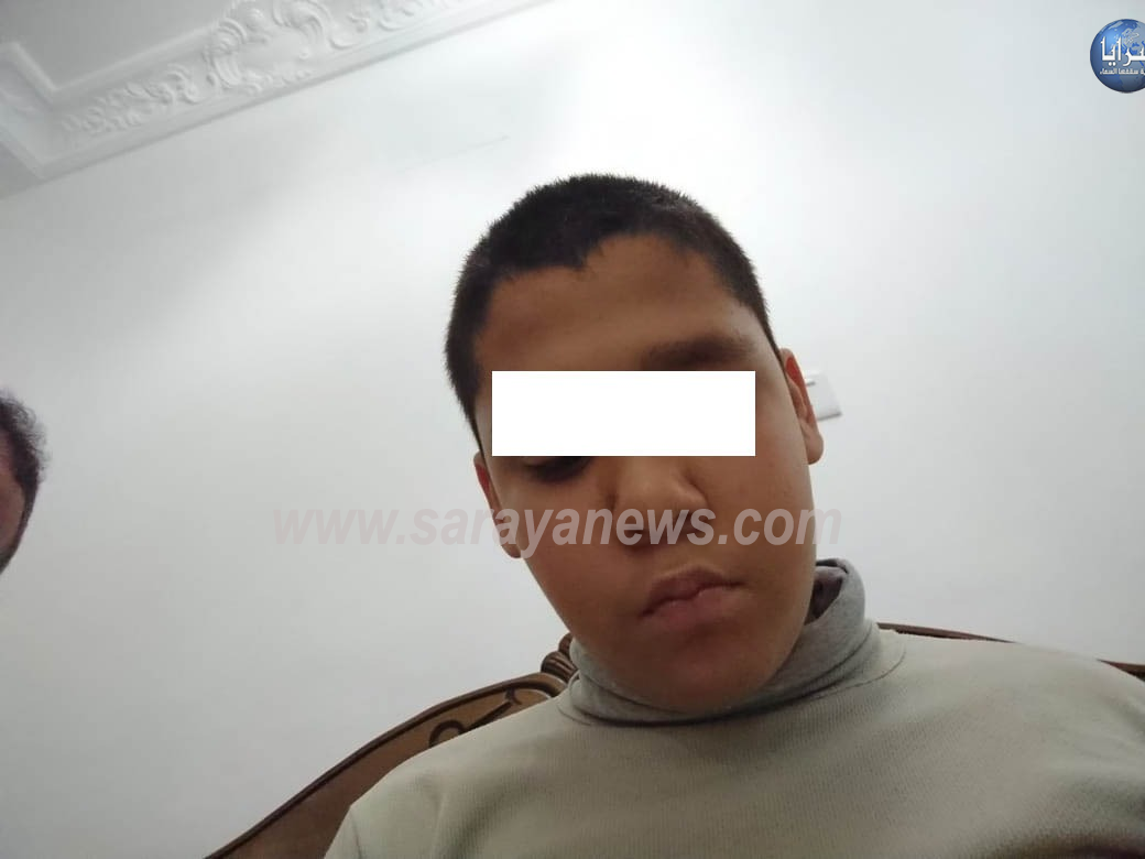 طفلان يعانيان من المرض وبحاجة للعلاج بعد أن تركهما والدهما الأمريكي ..  "تفاصيل"  