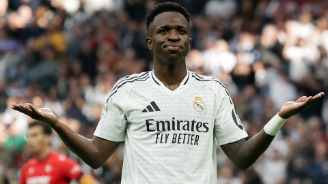 فينيسيوس ينوي "خيانة" ريال مدريد ..  والتوتر يشتعل