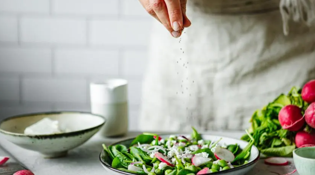 ما فوائد تقليل الملح في الأطعمة الجاهزة؟ 