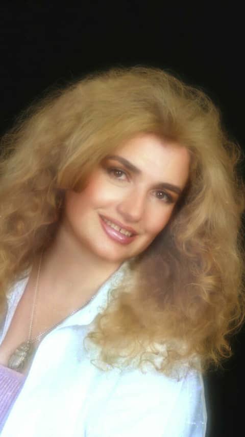 الفنانة السورية جيانا عيد لسرايا :انا اول اكاديمية اصبحت نجمة   .. وكل ممثلة تحترم نفسها منافسة لي 