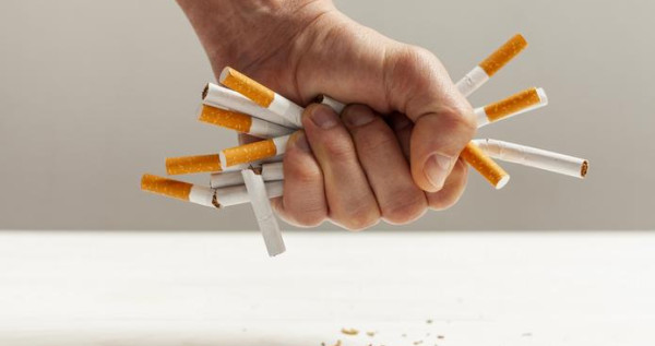للمدخنين ..  ما هو العمر المناسب لترك السجائر؟
