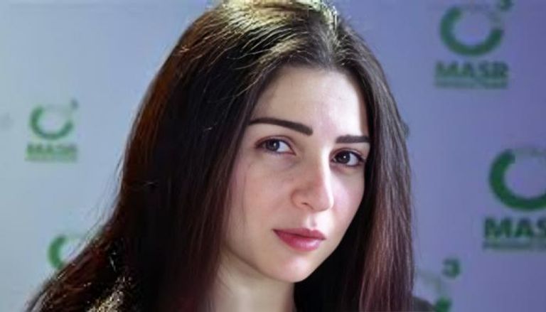 خضعت لجراحة عاجلة ..  تطورات حالة مي عز الدين الصحية