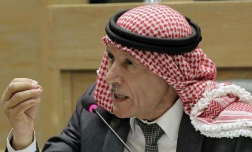 النائب العرموطي يسأل الحكومة: لماذا لم يُعلن عن اسم الممحاة المسرطنة وما هي الكمية؟ ..  وثيقة