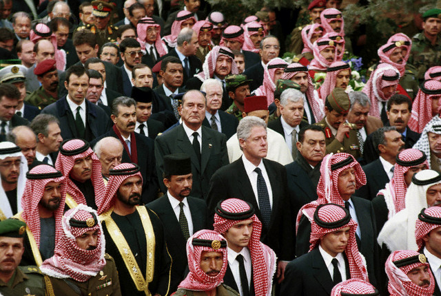 ضابط من الحرس الجمهوري العراقي السابق يروي كيف تنكر صدام لحضور جنازة الملك الحسين