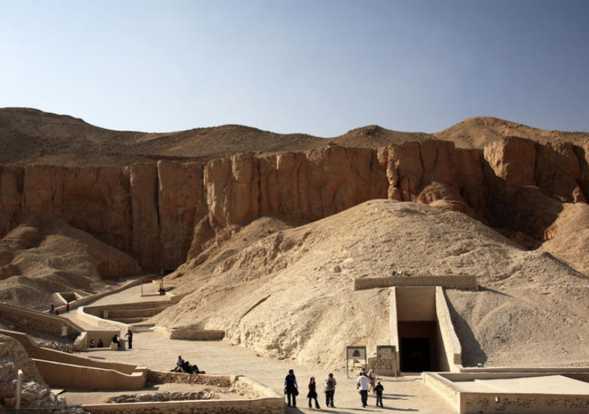 "ليست الاهرامات وأبو الهول فقط" ..  تعرف على أهم المناطق الأثرية في مصر 