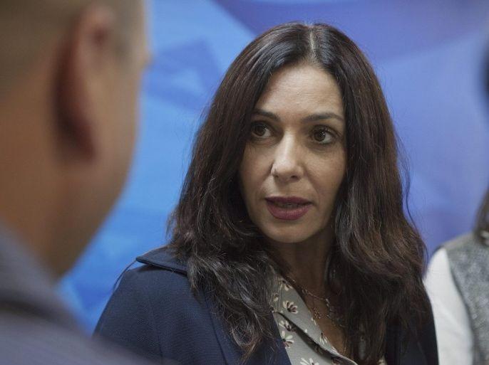وزيرة "إسرائيلية" تهاجم هاليفي: ترك الجنود كالبط على حدود غزة