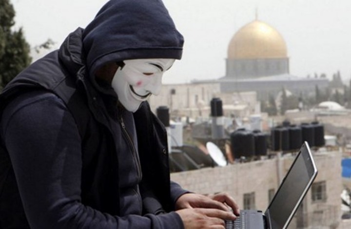 بالفيديو  ..  "هاكر" فلسطيني يخترق بث قناة إسرائيلية 