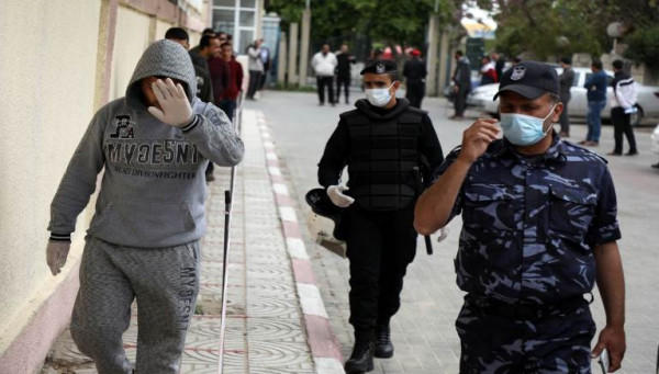 الصليب الأحمر: احتمال تفشي كورونا بغزة مرعب