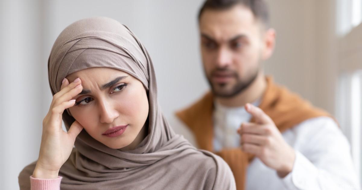 زوجي يسيء معاملتي ويهددني بالطلاق
