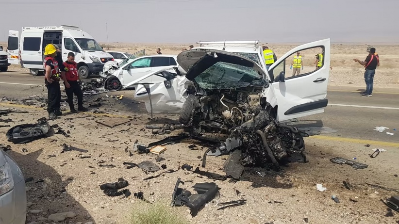 بالصور ..  وفاة 4 مقدسيين في حادث سير جنوب النقب