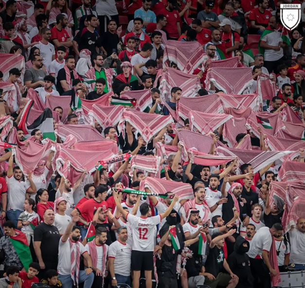 تفسير حلم تشجيع فريق كرة القدم في المنام