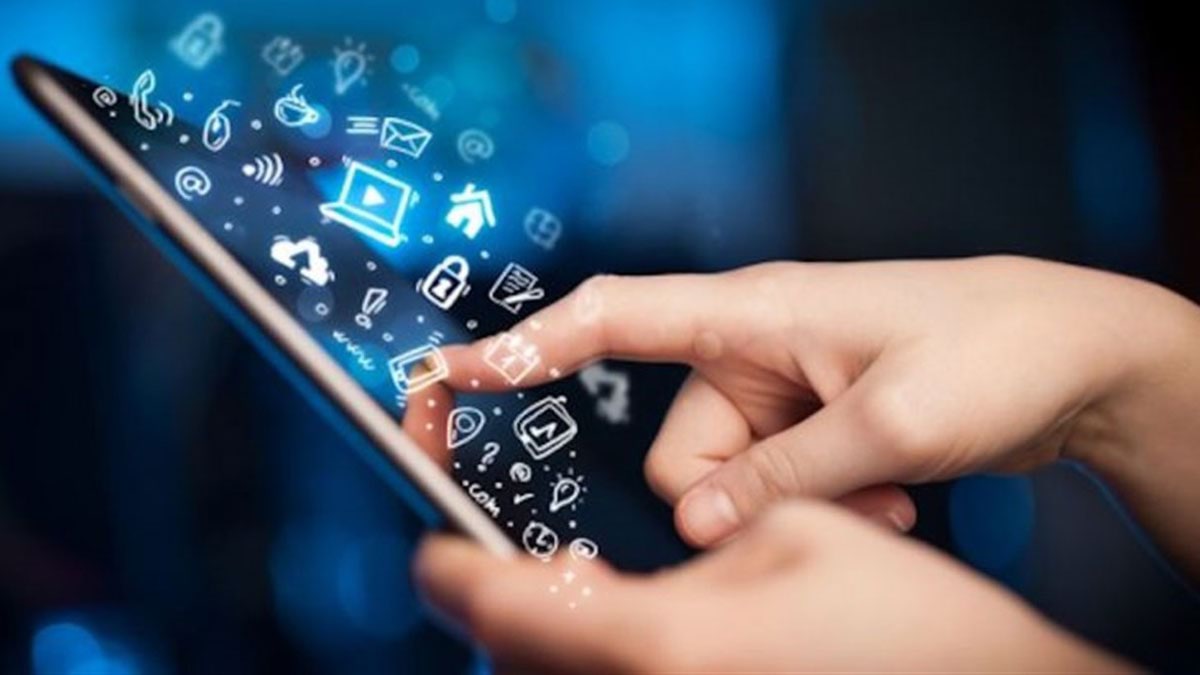 الفاشينيستا السعودية نجلاء عبدالعزيز "تتوسل" متابعيها بهذا السبب؟