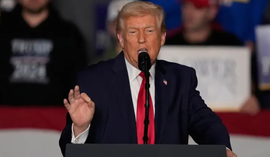 ترامب: يبدو أن حماس ستنزع سلاحها