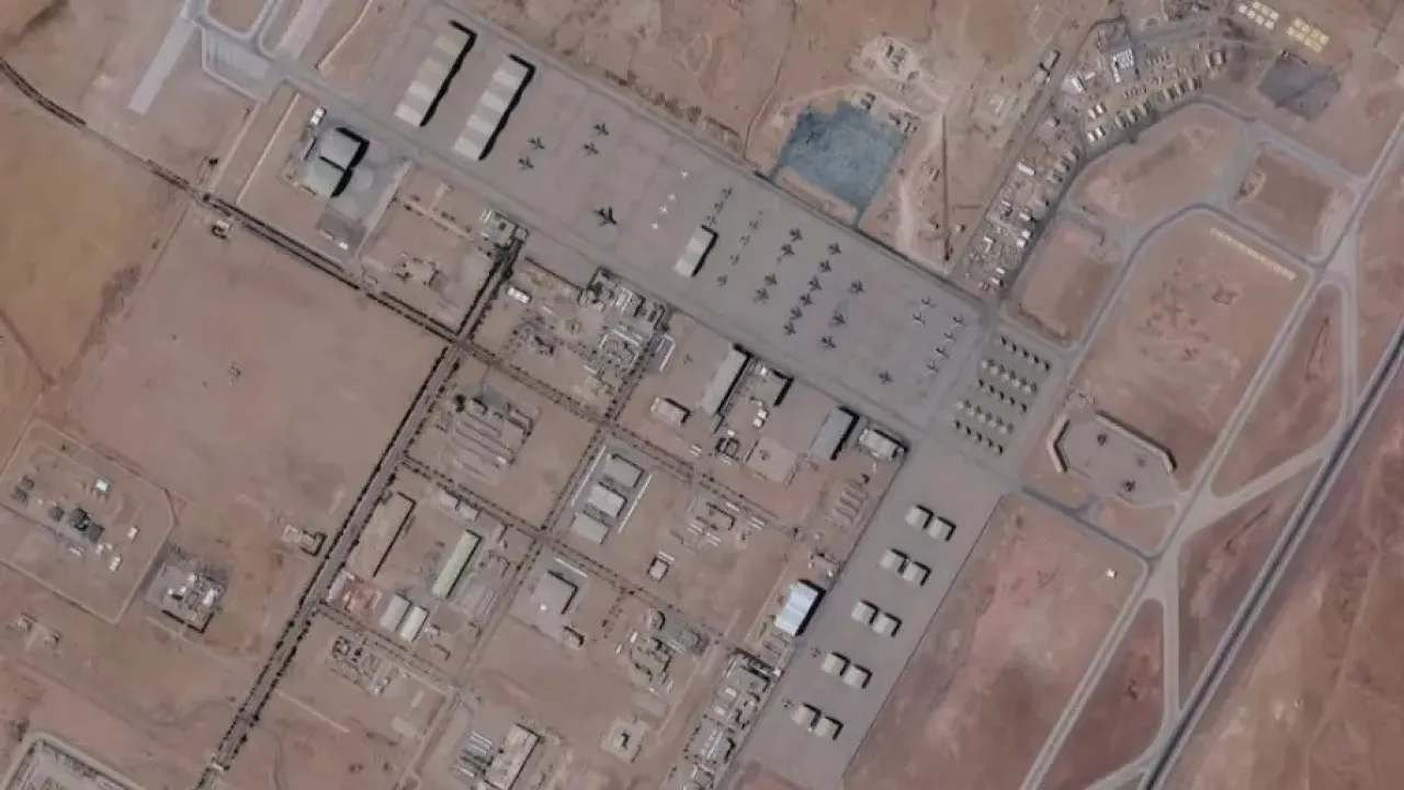 السعودية : اعتراض وتدمير ثلاثة صواريخ أُطلقت باتجاه قاعدة الأمير سلطان الجوية