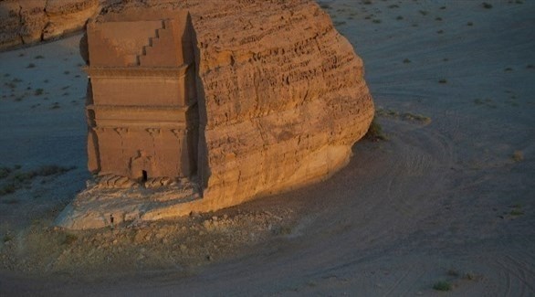 العُلا  ..  جولات بالهليكوبتر لمشاهدة التراث الجيولوجي الثري