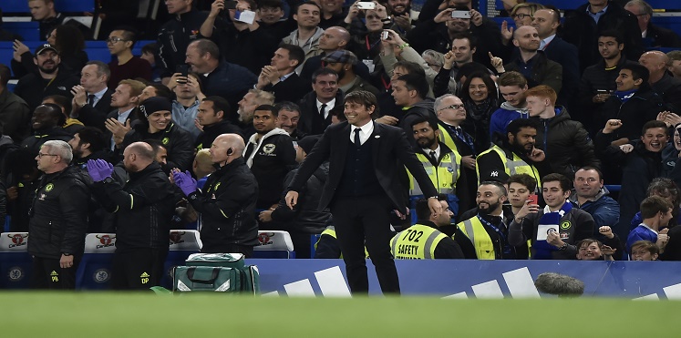 لماذا ذرفت زوجة أنطونيو كونتي الدموع في ليلة التتويج؟ .. صورة 