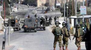 قوات الاحتلال تنفذ حملة اعتقالات ومداهمات في الضفة الغربية 