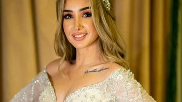 بعد صورتها مع الديناصور ..  إطلالة جذابة لـ هنا الزاهد فى المالديف