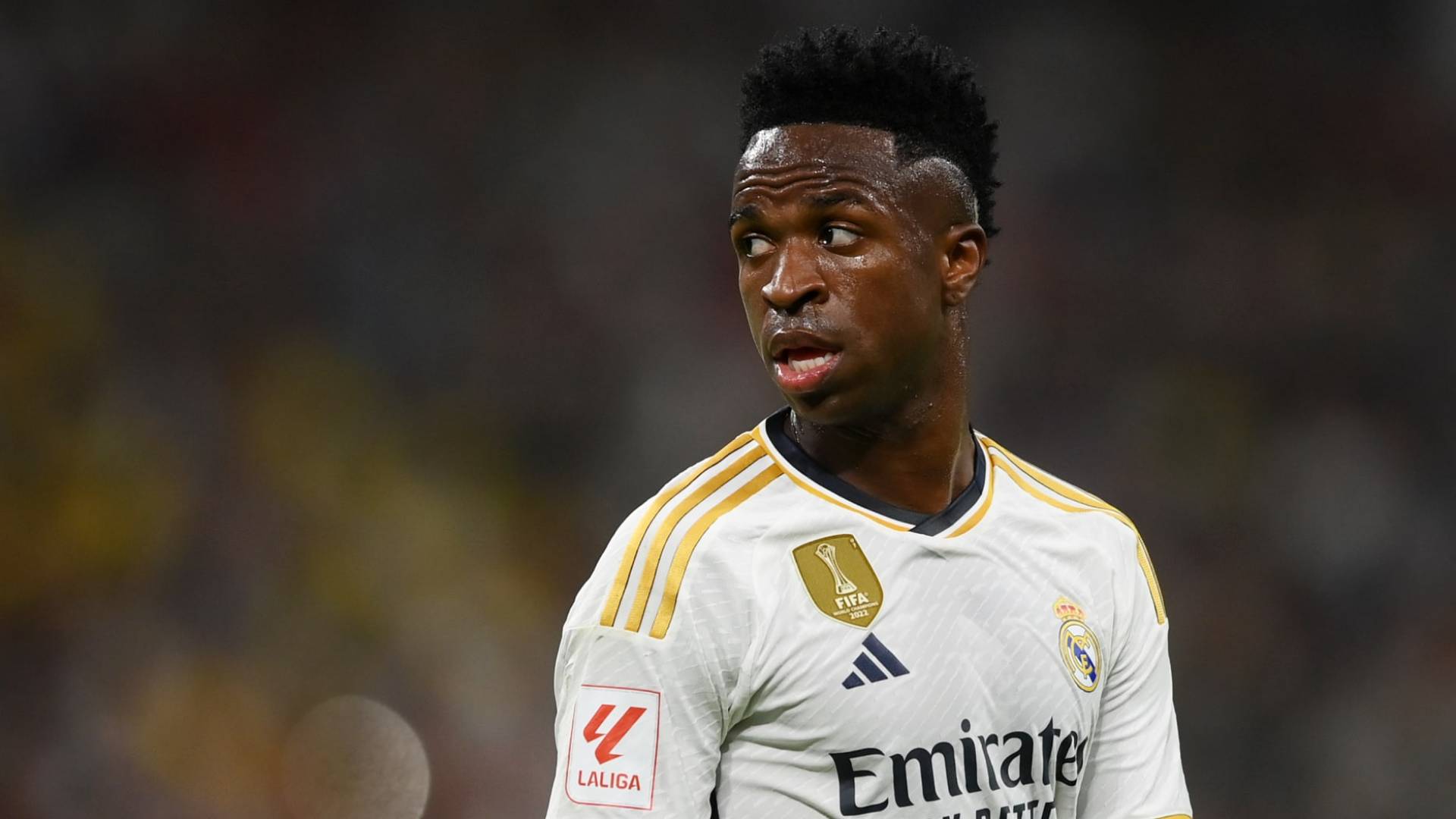 مفاجأة مدوية ..  فينيسيوس جونيور يتجه للرحيل عن ريال مدريد