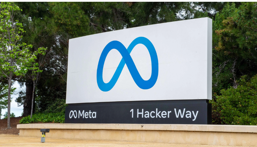 ميتا تحظر وصول المراهقين لشخصيات الذكاء الاصطناعي في العالم 