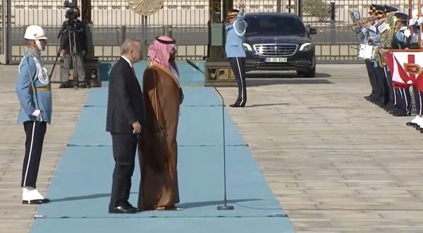 زيارة بن سلمان لتركيا : عدم انحناءه للعلم ومرحبا عسكر والسلام عليكم