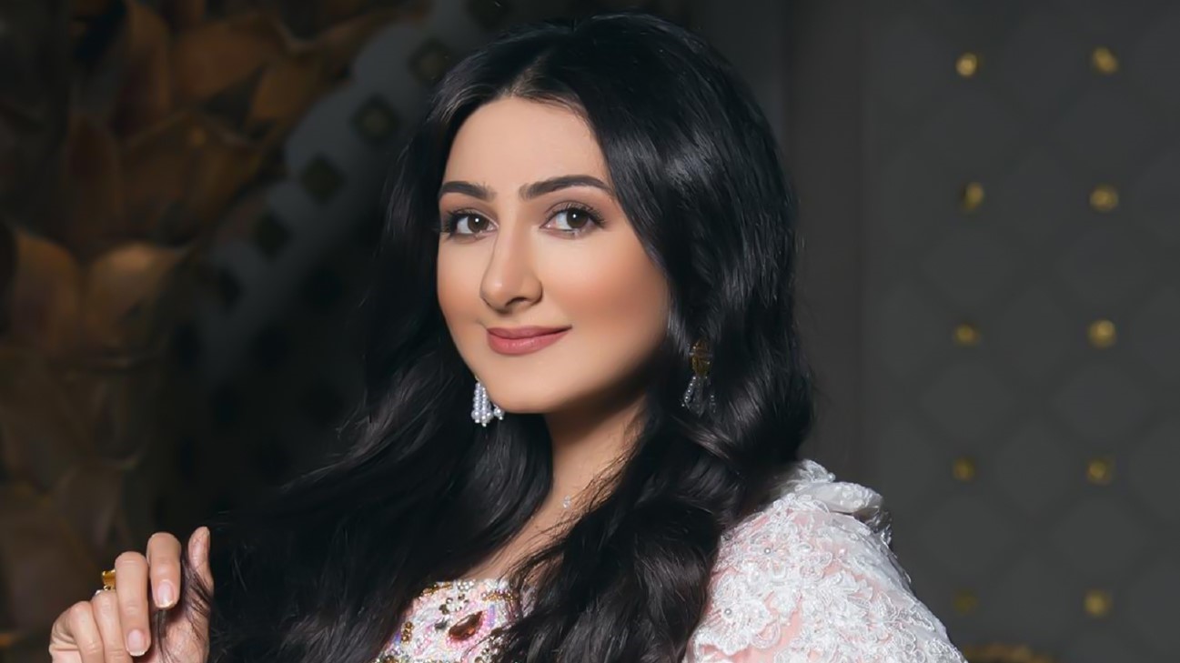 نجل الفنانة هيفاء حسين يخطف الأنظار ..  فهل يشبهها؟