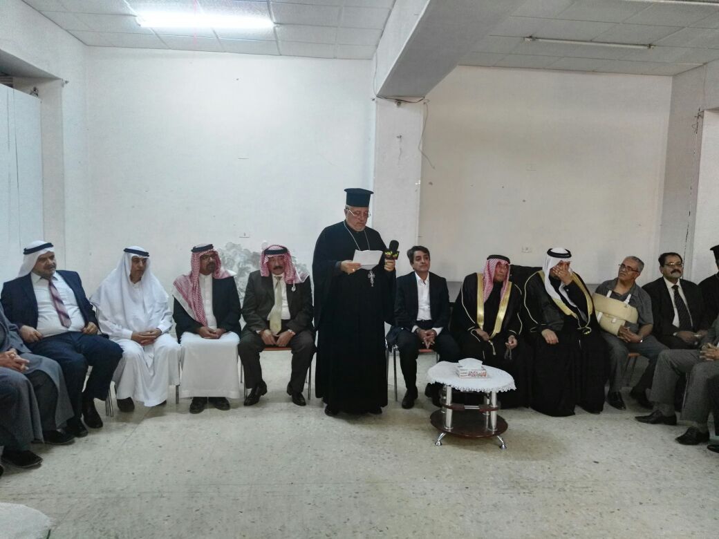 محافظ الزرقاء يشدد على معاقبة المعتدين على كنيسة في الزرقاء  ..  ومبادرة من عمان لاصلاح الاضرار " ويؤكدون : نحميكم بصدورنا  ..  صور