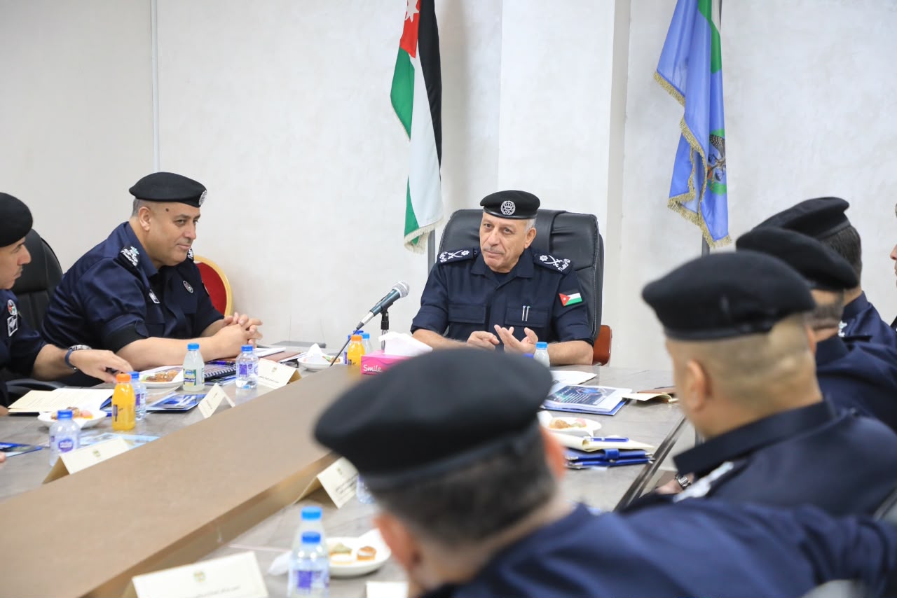 المعايطة يوجّه بإنشاء 4 محطات اتصال مرئية في المحافظات لتطبيق الزيارات بتقنية الفيديو عن بعد لنزلاء مراكز الإصلاح 