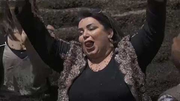بالفيديو   :أغرب ردة فعل حدثت من فنانة حين اكتشاف مقلب رامز!