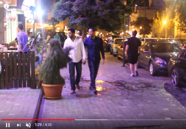  كاميرا خفية في الاردن ( الرجل الشجرة )