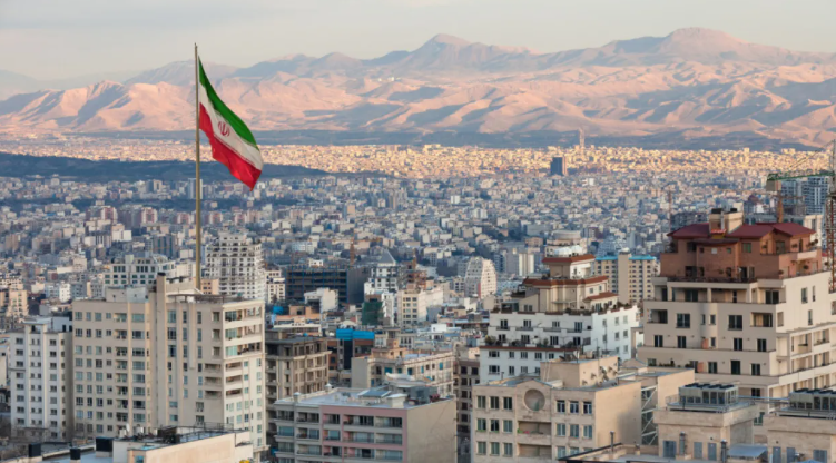 إيران تتهم الولايات المتحدة بمواصلة خرق وقف إطلاق النار