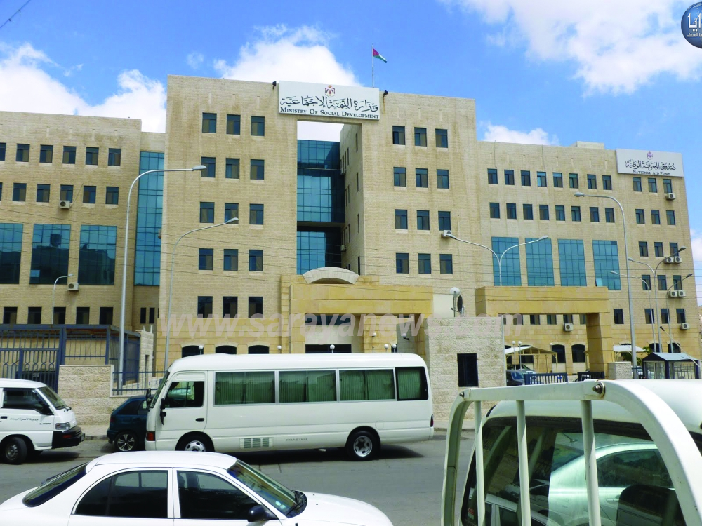 تنمية القصر تتابع حالة شاب بلا ماوى 