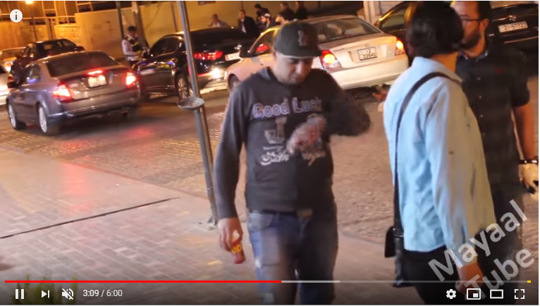  كاميرا خفية "مقلب العطس على الناس"