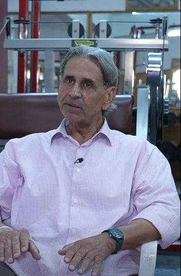 "في عمر الـ70 عامًا" ..  مدرب المنتخب الأردني السابق لكمال الأجسام يواصل التدريب بعد 53 عامًا من العطاء- فيديو
