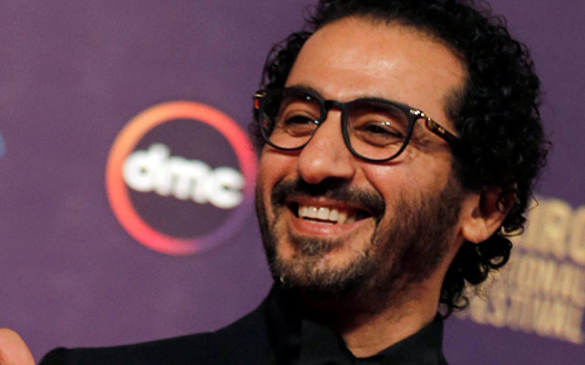 بالفيديو .. أحمد حلمي يتبرع بمليون جنيه