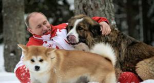 الرئيس الروسى فلاديمير بوتين يحقق أمنية طفلة روسية ويهديها كلب صغير