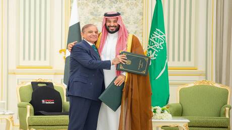 السعودية تشهر سلاحا نوويا لردع "اسرائيل"