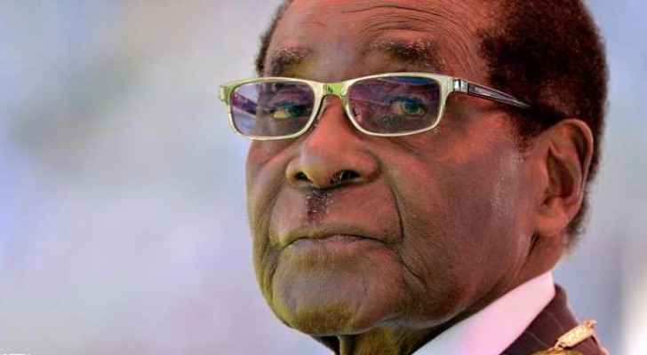 أقدم رؤساء العالم يرضخ للجيش ..  موغابي يوافق على الاستقالة من رئاسة زيمبابوي ويوجه كلمته الأخيرة للشعب